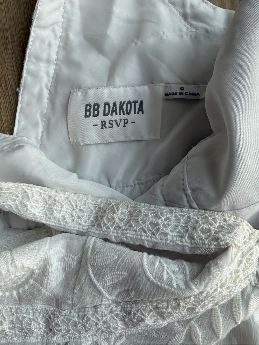 BB Dakota White Embroidered Lace V-Neck Sleeveless A-Line Short Dress 0 - Picture 2 of 5